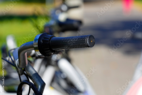 Bicycle handlebar grip