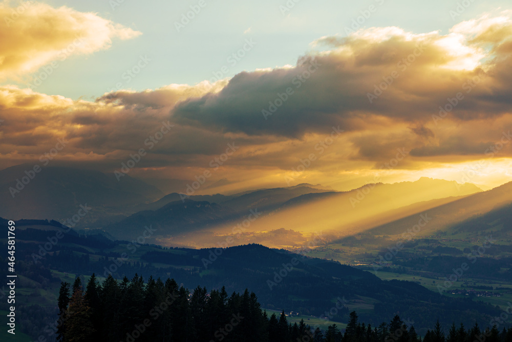 Allgäu - Alpen - Sonnenuntergang - Stimmung - Berge - Strahlen Allgäu - Alpen - Sonnenuntergang - Stimmung - Berge - Strahlen