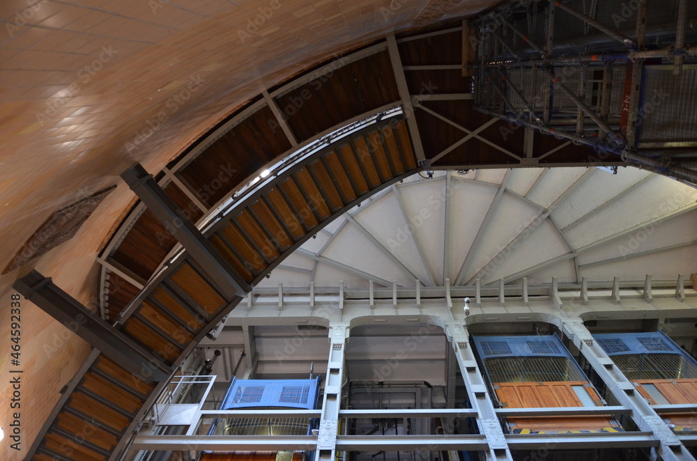 Obraz premium escalator and staircase