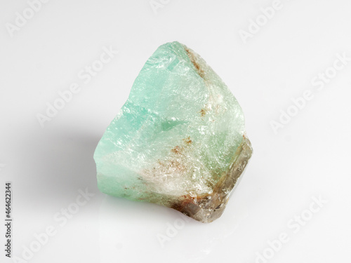 Tableau sur toile Green calcite on a white background