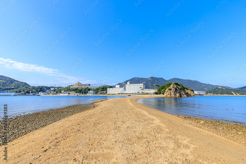 エンジェルロードから見た小豆島 香川県 Shodoshima seen from Angel Road. Kagawa-ken エンジェルロードから見た小豆島 香川県 Shodoshima seen from Angel Road. Kagawa-ken