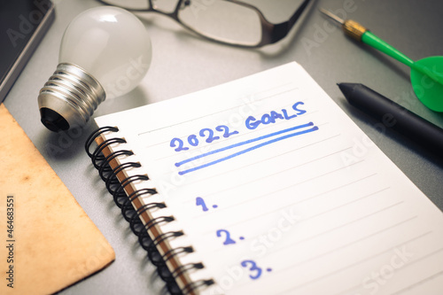 2022 Goals List on Notepad