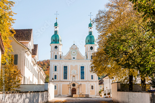 Arlesheim, Dom, Arlesheimer Dom, Domplatz, Spazierweg, Dorf, Baselland, Herbst, Herbstlaub, Herbstfarben, Birstal, Nordwestschweiz, Schweiz photo