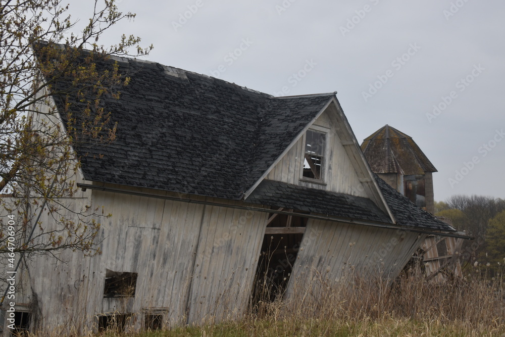 Collapsed Farm House in Ellsworth, Wisconsin Collapsed Farm House in Ellsworth, Wisconsin