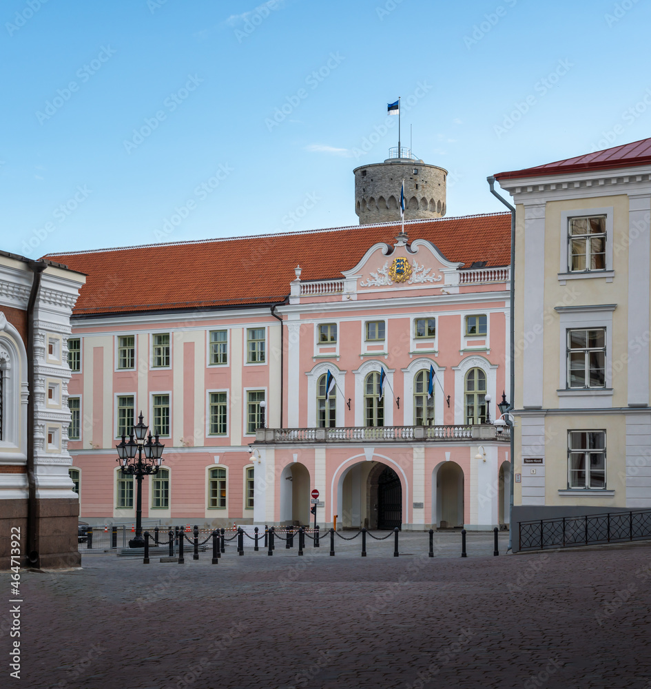 Obraz premium Toompea Castle, seat of Estonian Parliament with on Tall Hermann Tower (Pikk Hermann) background - Tallinn, Estonia