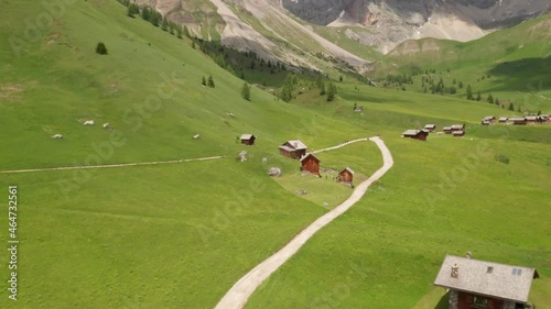 Passo san Pellegrino, Moena, val di Fassa, Dolomiti 4K, drone, Italia