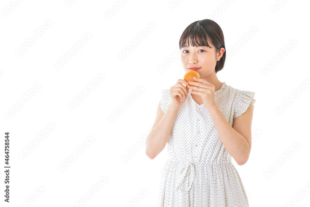 パンを食べる若い女性 パンを食べる若い女性