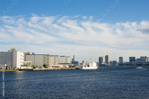 東京湾の風景　竹芝桟橋から晴海方面を望む