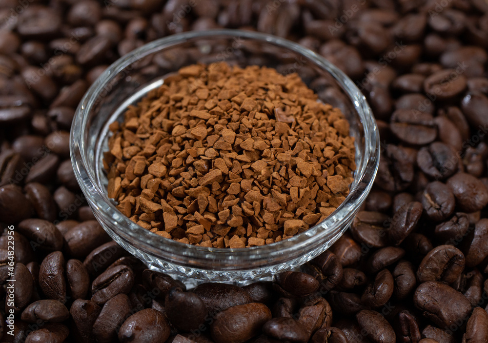 インスタントコーヒーとコーヒー豆 インスタントコーヒーとコーヒー豆