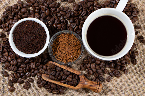 コーヒー豆、インスタントコーヒー、珈琲豆（粉）の比較