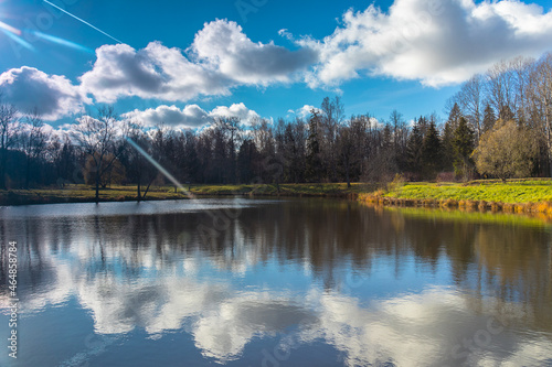 Quadro su tela Autumn rivers and ponds of Alexander Park