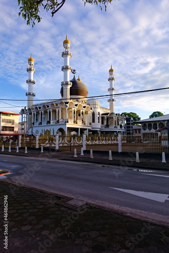 Lahore Ahmadiyya mosque in Paramaribo © Jânio
