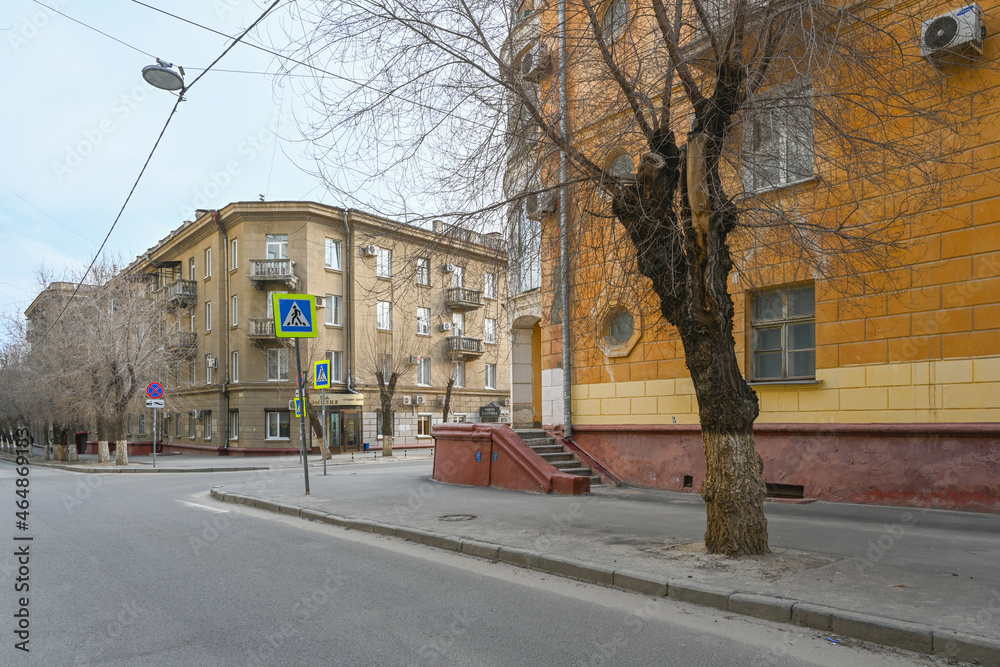 Old Stalin house in the central region to Volgograd.