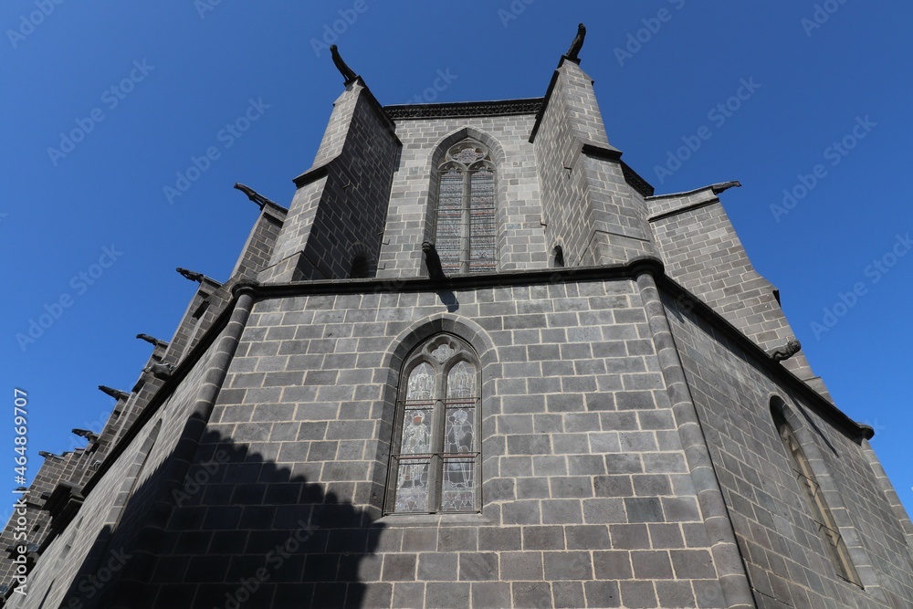 Eglise Notre Dame de Montferrand, aussi appelée église Notre Dame de Prospérité, vue de l'exterieur, ville de Clermont Ferrand, departement du Puy de Dome, France