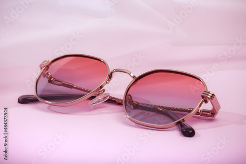 fashion sunglasses with uv protection - Image