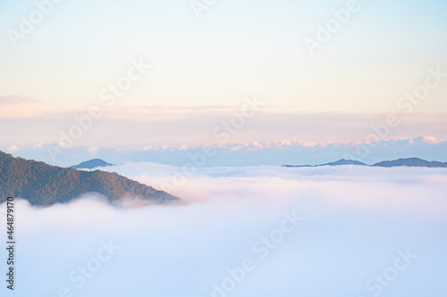 眼下に広がる雲海 © Shui