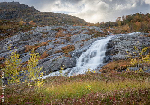 Lofoten Wasserfall