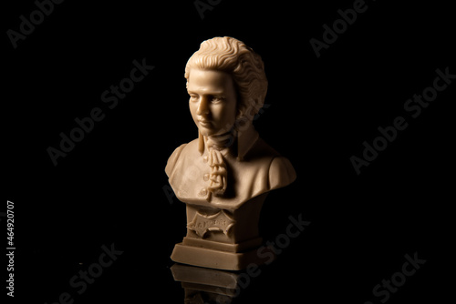 statue of Mozart