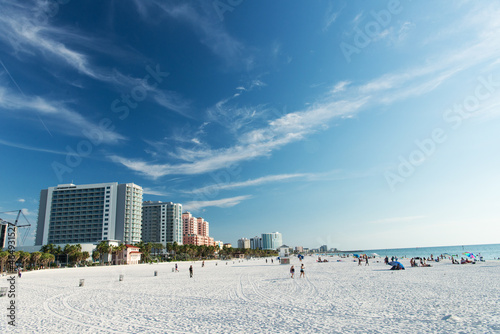 Fototapeta Naklejka Na Ścianę i Meble -  Beach with white sand, clear turquoise sea and blue sky,  Florida, USA