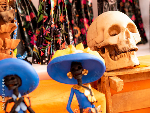 Alfeniques, catrinas y alibrijes de la cultura Mexicana.
