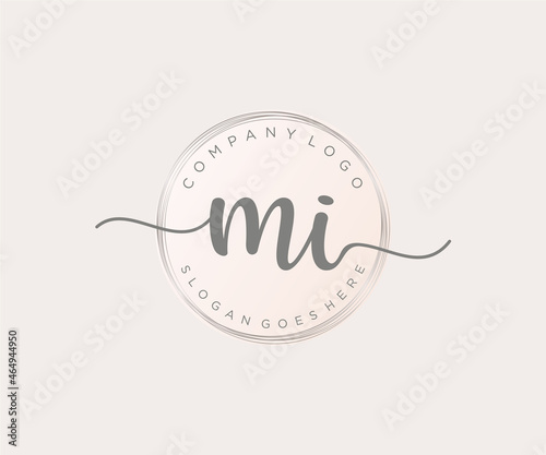 Initial MI feminine logo. Usable for Nature, Salon, Spa, Cosmetic and Beauty Logos. Flat Vector Logo Design Template Element.