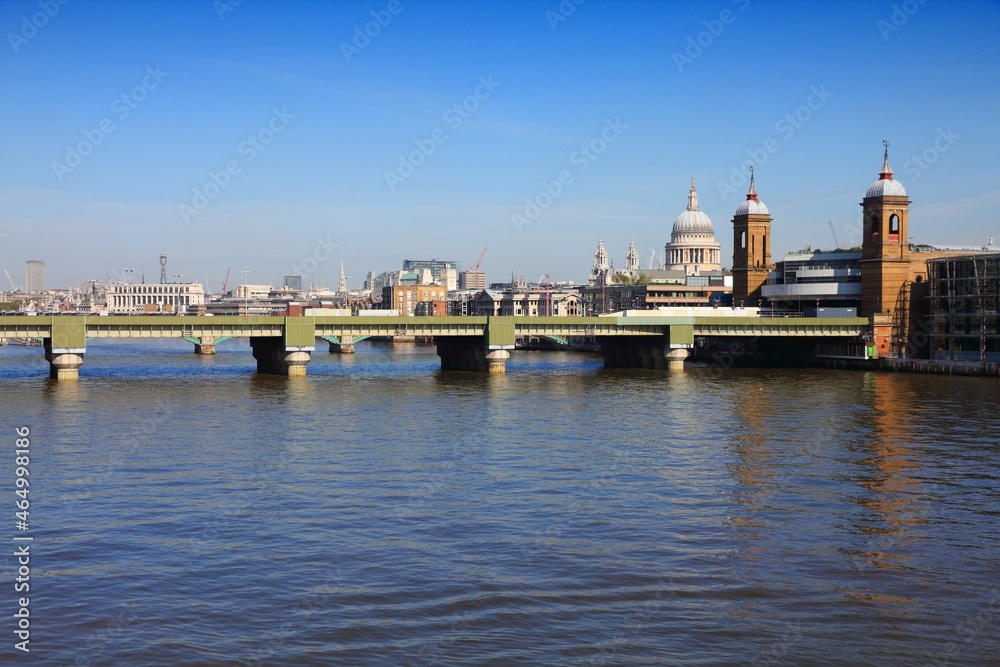 London Cannon Street bridge skyline