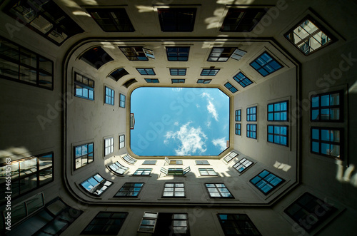 Canvas Print Symmetry, abstraction, and abstractionism in architecture