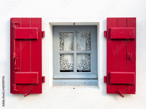 Obraz na płótnie Basque Wooden shutters w salonie