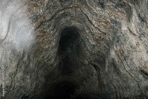 Billede på lærred Ape Cave Lava Tube in Oregon Near Mt