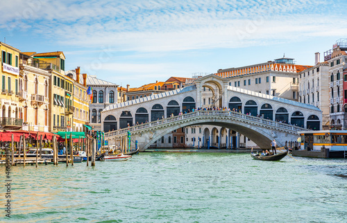 Rialto Bridge in Venice, Italy © Wieslaw