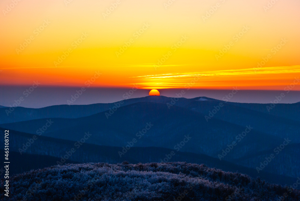 Fototapeta premium Mountain peaks in the setting sun, Bieszczady Mountains, Poland