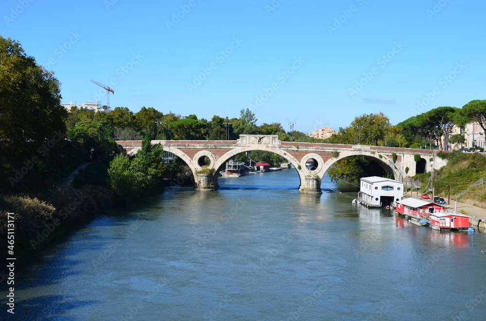 Some photos taken around the ancient and most beautiful city of Rome on a bright sunny day of October.