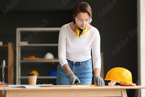 Female construction worker ...