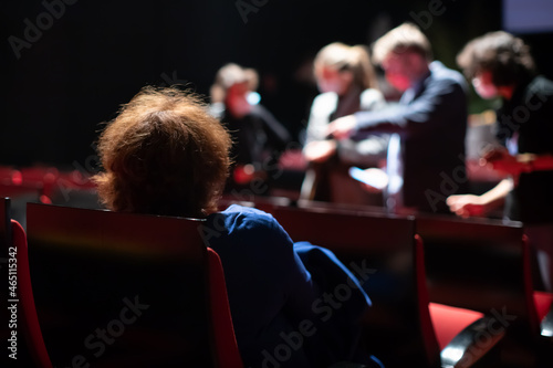 audience taking seats before theatre performance © aerogondo