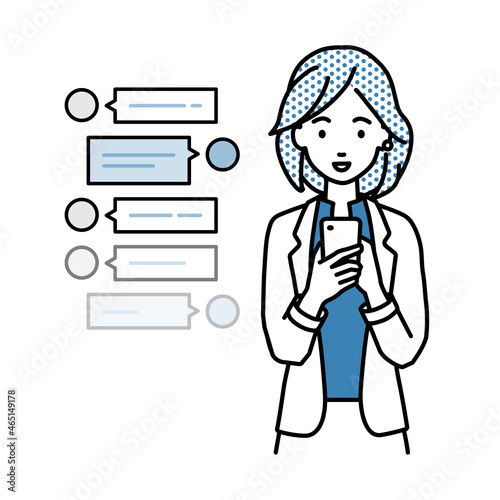 立ってスマートフォンで楽しくチャットで会話するジャケットの女性