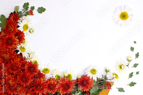 Fototapeta Naklejka Na Ścianę i Meble -  Composition of flowers. Delicate autumn flowers with copy space festive background, floral card, floral frame, top view