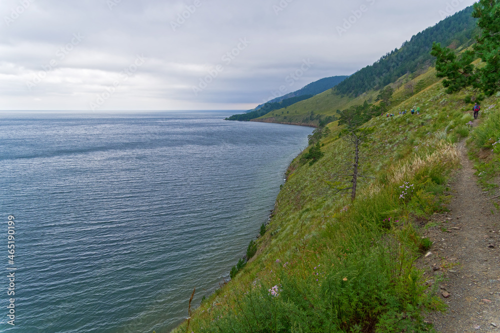 Fototapeta premium Trail on the steep high shore of Lake Baikal.