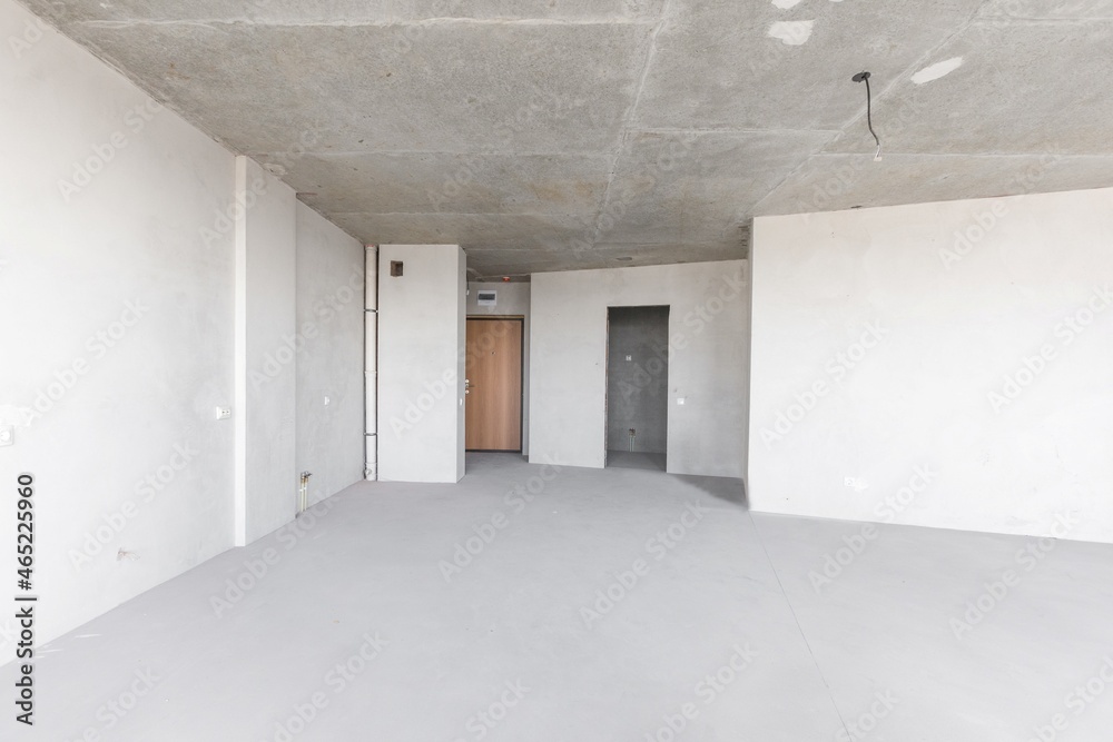 Obraz premium interior of the apartment without decoration in gray colors