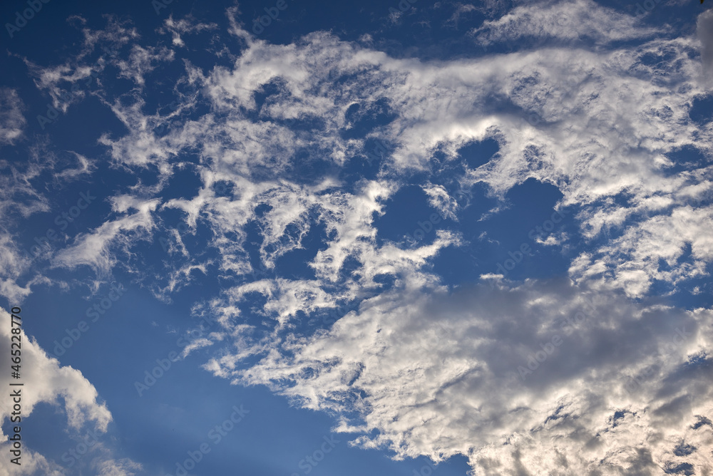 Obraz premium Clouds in the blue sky
