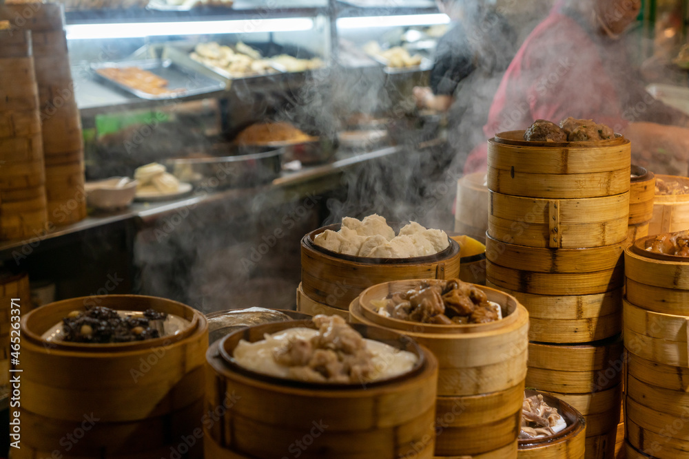 Steaming Cantonese dim sum is in the kitchen Steaming Cantonese dim sum is in the kitchen