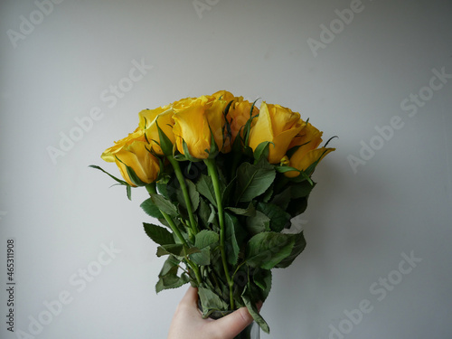 Bouquet of yellow roses no thorns