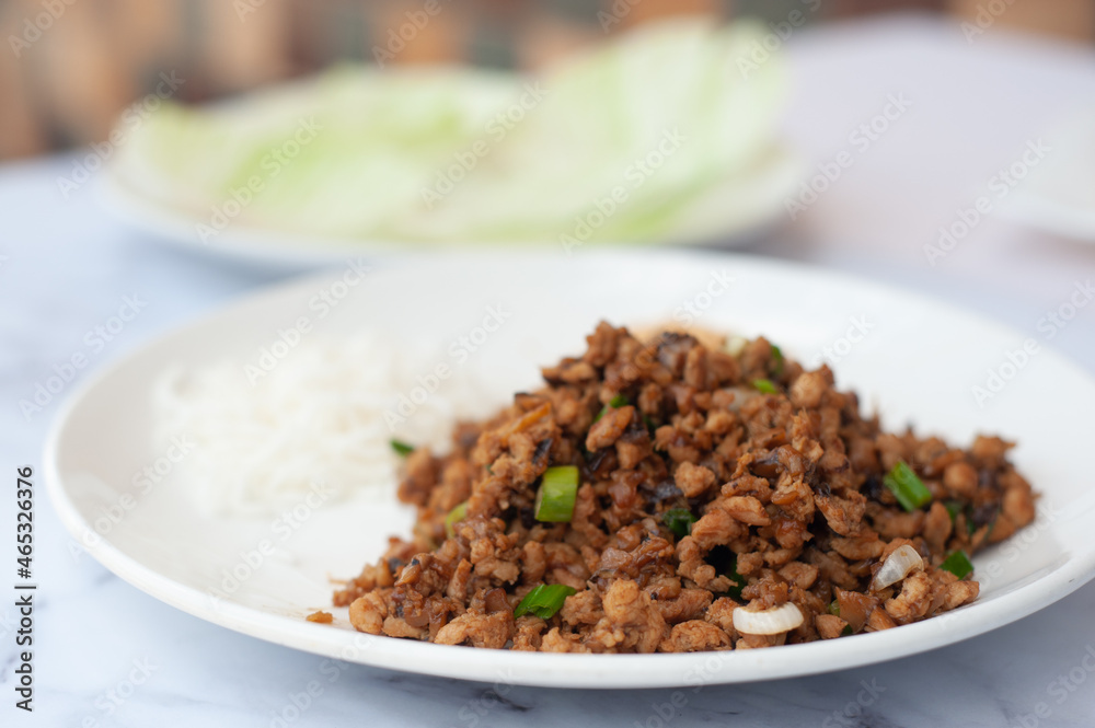 Minced Chicken in Lettuce Cups