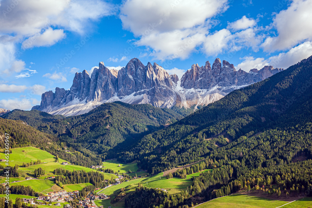 Fototapeta premium Dolomites on a sunny autumn day