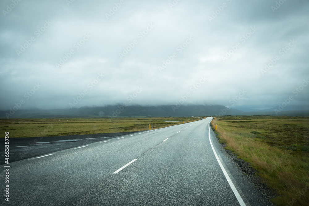 Straße in Island - Unterwegs mit dem Auto / aus dem Auto