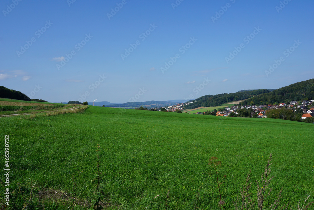 Blick über die Felder ins Leinebergland bei Alfeld Leine