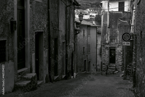 L'antico borgo di Licenza, situato sui monti Lucretili, nella provincia di Roma.