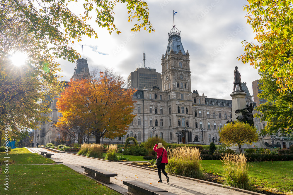 Fototapeta premium Quebec City, Canada - October 20 2021 : Parliament Building of Quebec in autumn.