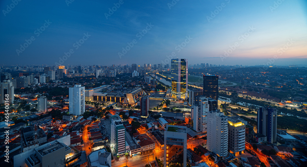 © Aon Prestige Media - downtown sao paulo from a building high up showing skyline © Aon Prestige Media - downtown sao paulo from a building high up showing skyline