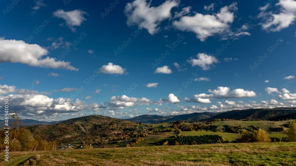 Autumn scenery in the mountains.