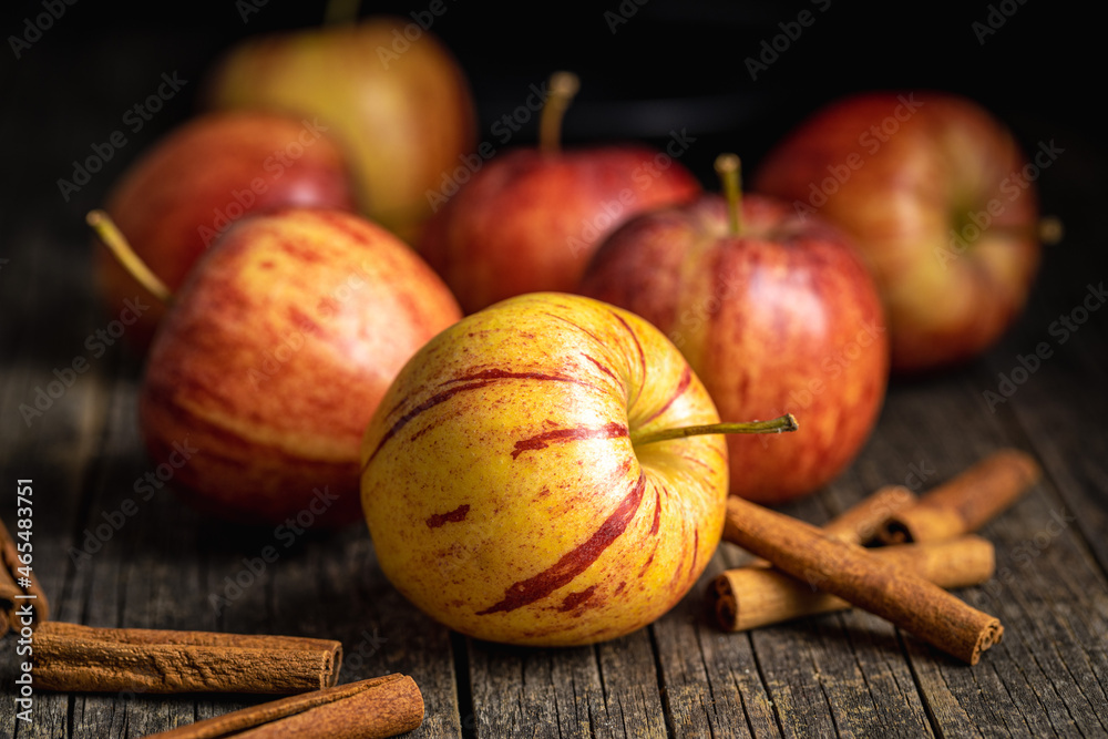 Fresh autumn apples